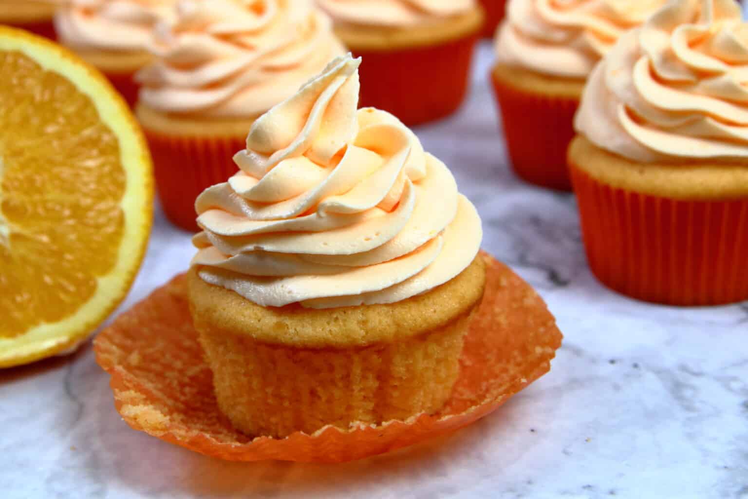 Orange Creamsicle Cupcakes with Orange Buttercream