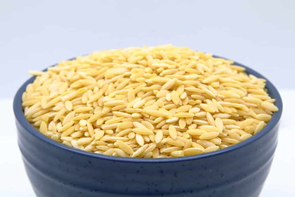 bowl of uncoooked orzo