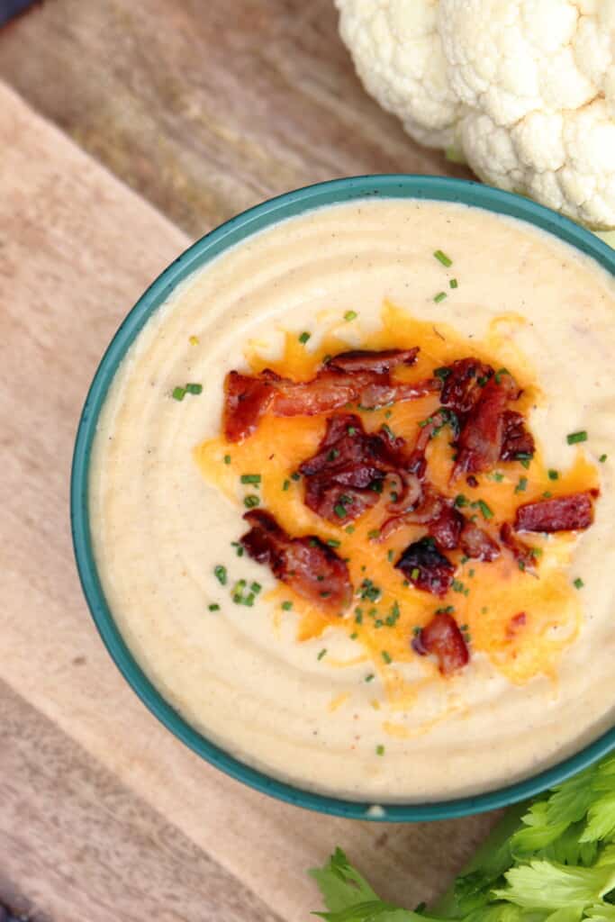 bowl of cauliflower of soup