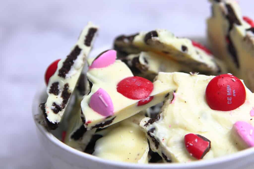 Bowl or finished oreo bark